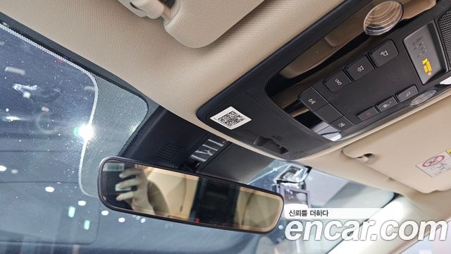 Kia Canival 2021 — photo 23