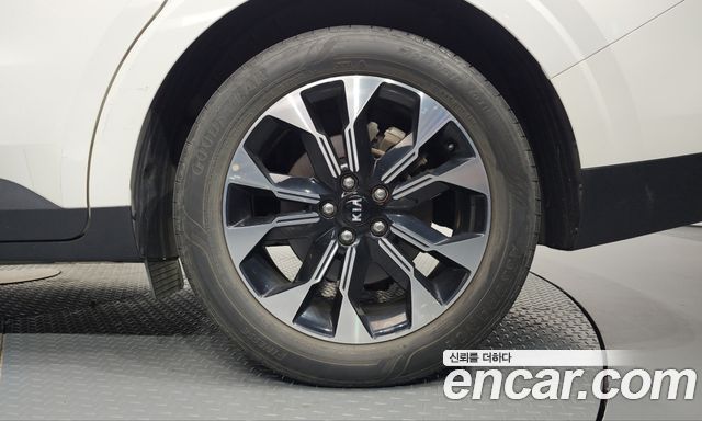 Kia Canival 2021 — photo 7