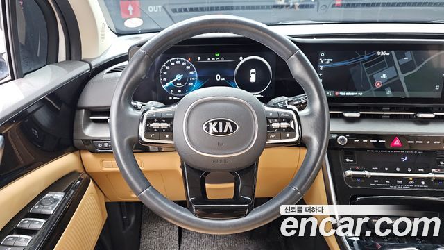 Kia Canival 2021 — photo 16