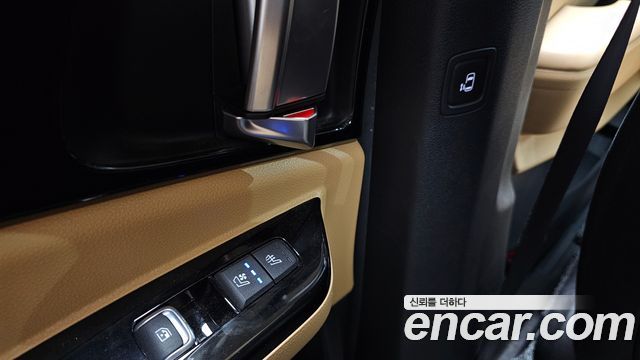 Kia Canival 2021 — photo 31