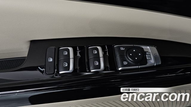 Kia Canival 2023 — photo 18