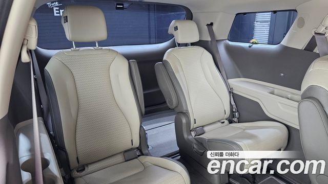 Kia Canival 2023 — photo 25