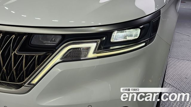 Kia Canival 2023 — photo 8