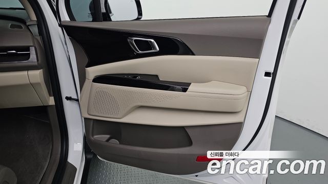 Kia Canival 2023 — photo 15