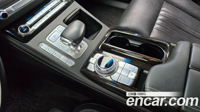 Genesis G90 2019 — photo 12