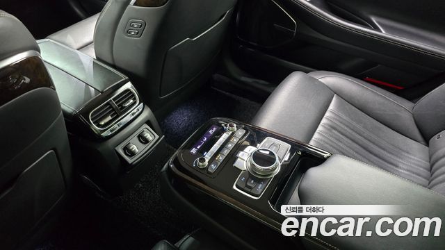 Genesis G90 2019 — photo 24