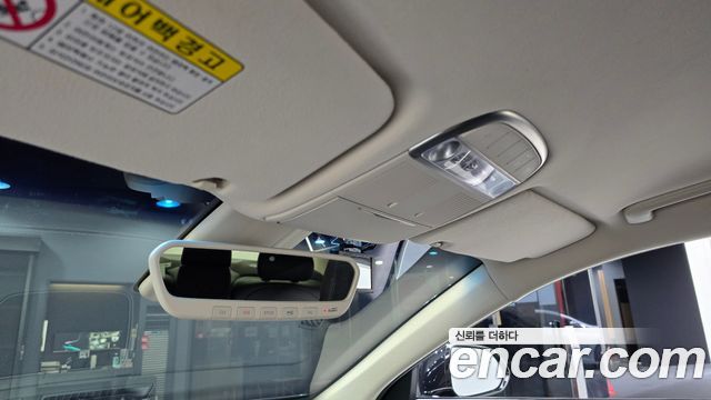 Genesis G90 2019 — photo 25