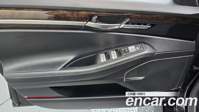 Genesis G90 2019 — photo 14