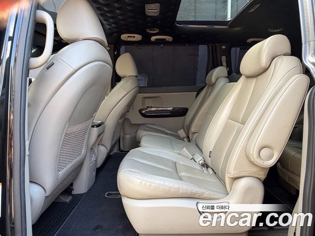 Kia Canival 2015 — photo 8