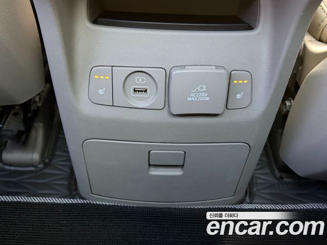 Kia Canival 2015 — photo 15