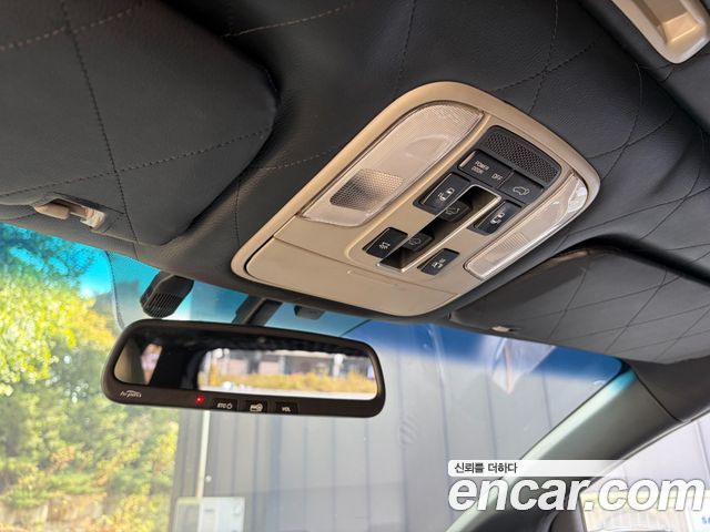 Kia Canival 2015 — photo 16
