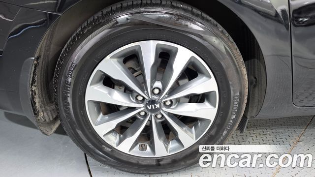 Kia Canival 2015 — photo 5