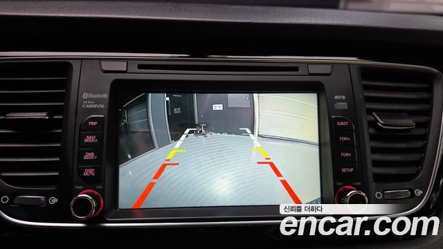 Kia Canival 2015 — photo 20