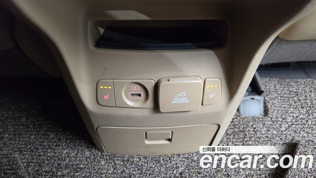 Kia Canival 2015 — photo 24