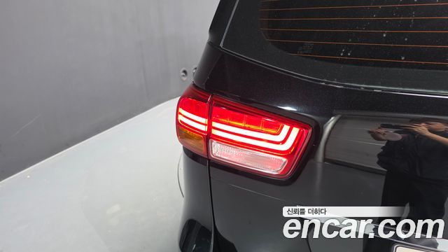 Kia Canival 2015 — photo 9