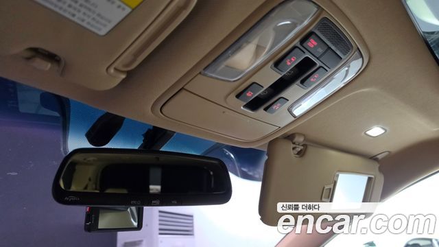Kia Canival 2015 — photo 28