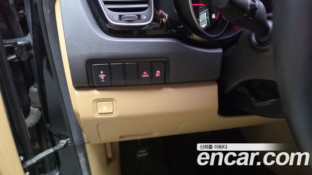 Kia Canival 2015 — photo 29