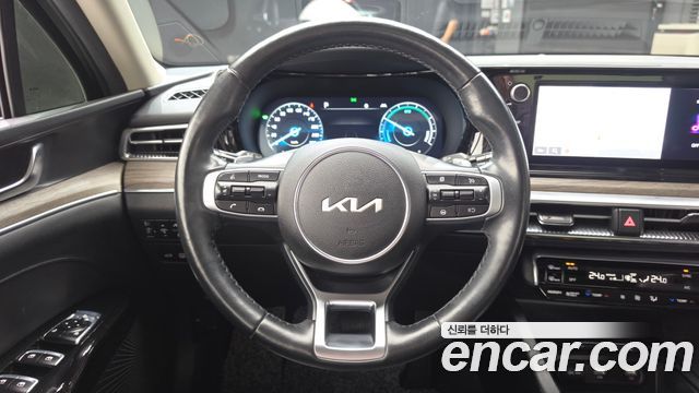 Kia K5 2022 — photo 19