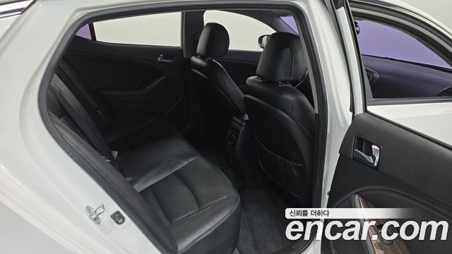 Kia K5 2015 — photo 11