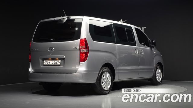 Hyundai Starex 2018 — photo 2