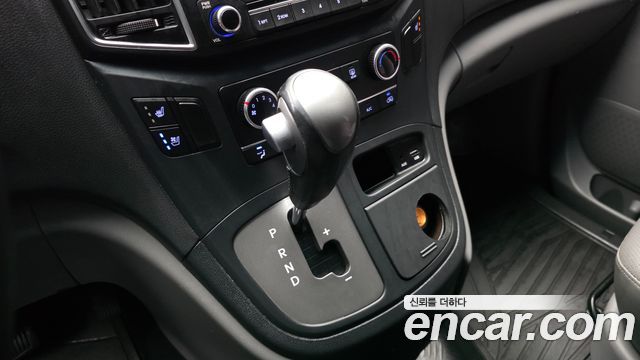 Hyundai Starex 2018 — photo 12