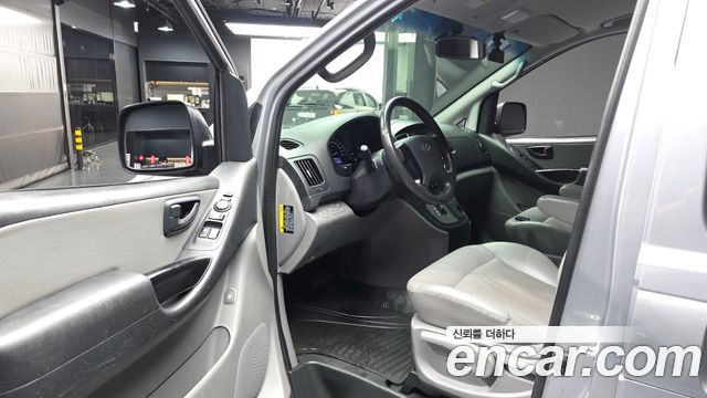 Hyundai Starex 2018 — photo 13