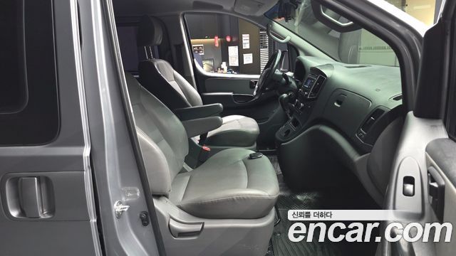 Hyundai Starex 2018 — photo 17