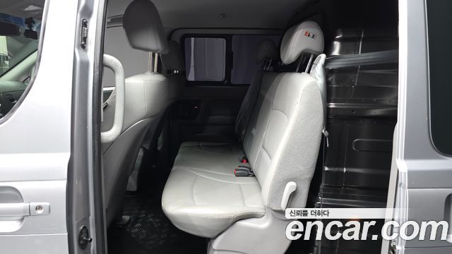 Hyundai Starex 2018 — photo 16