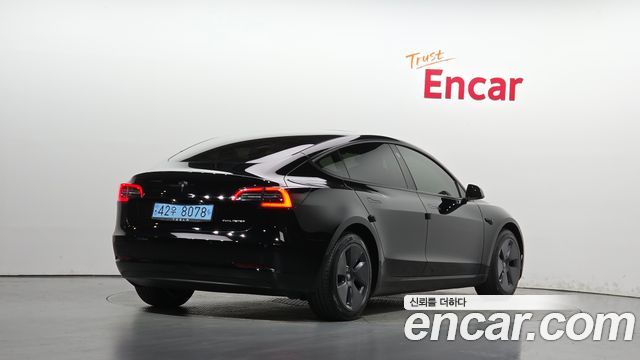 Tesla Model 3 2022 — photo 2
