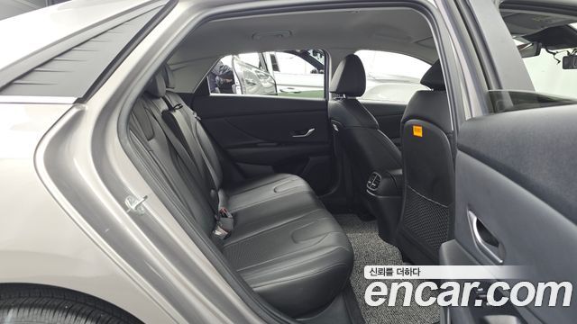 Hyundai AVANTE 2022 — photo 17