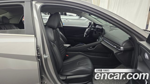 Hyundai AVANTE 2022 — photo 16