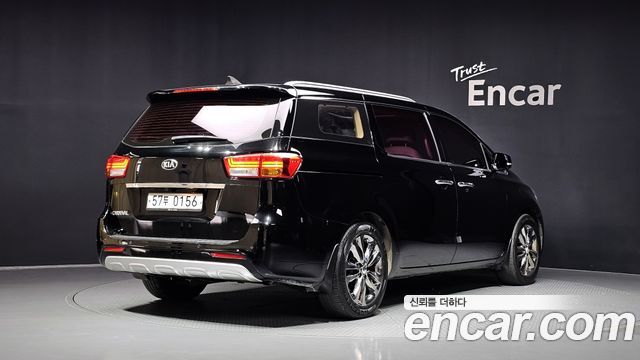 Kia Canival 2016 — photo 2