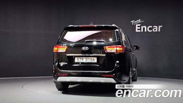 Kia Canival 2016 — photo 4
