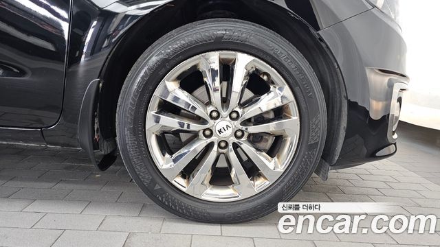 Kia Canival 2016 — photo 5