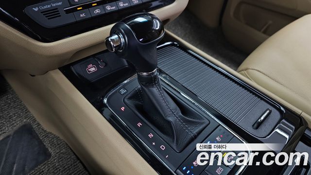 Kia Canival 2016 — photo 9