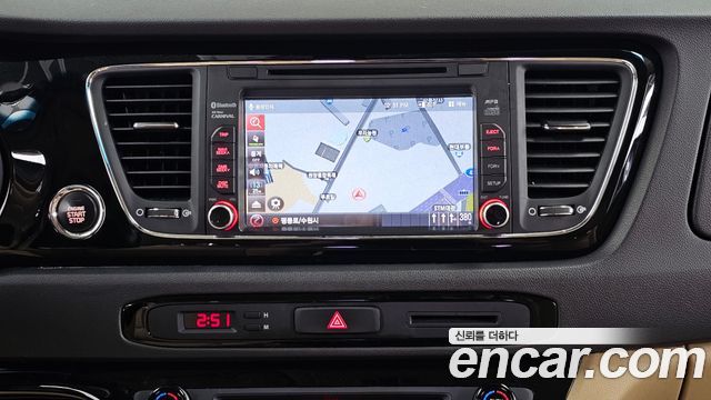 Kia Canival 2016 — photo 14