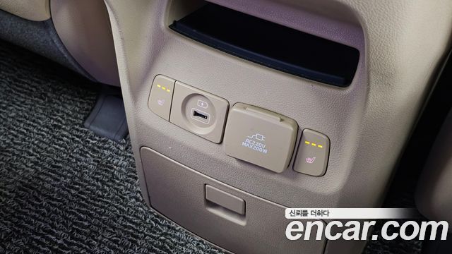 Kia Canival 2016 — photo 19