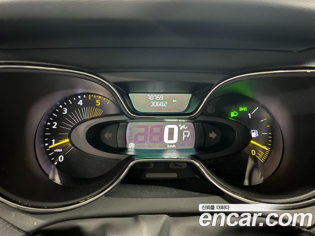 Renault Korea QM3 2016 — photo 10