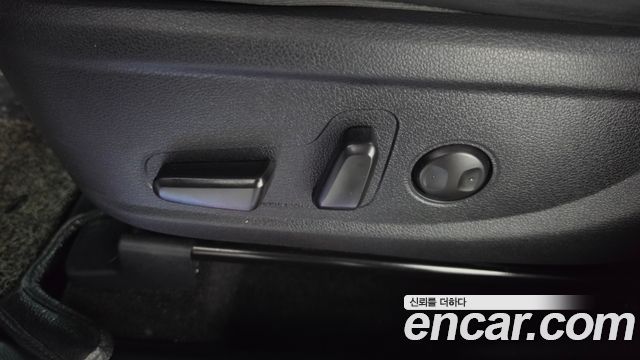 Hyundai Santafe 2019 — photo 31