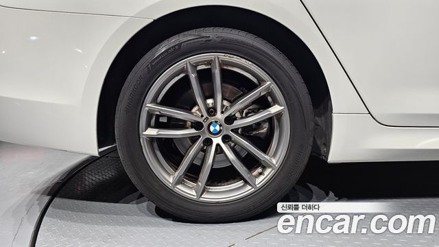 BMW 5-Series 2018 — photo 5