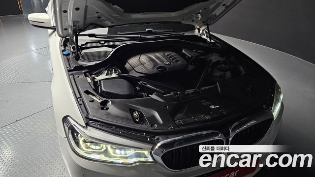 BMW 5-Series 2018 — photo 6
