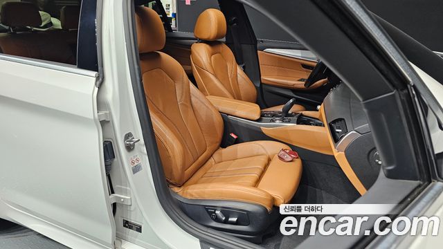BMW 5-Series 2018 — photo 12