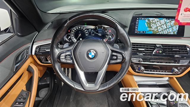 BMW 5-Series 2018 — photo 13