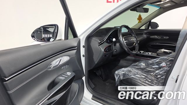 Genesis GV70 2023 — photo 13