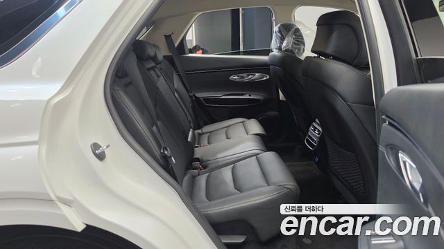 Genesis GV70 2023 — photo 17