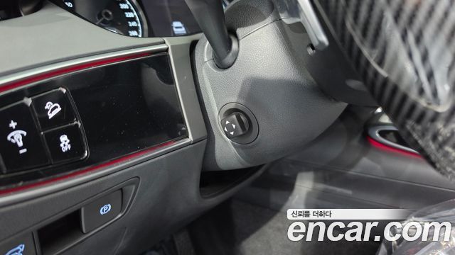 Genesis GV70 2023 — photo 30