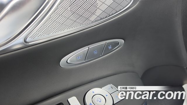 Genesis GV70 2023 — photo 39
