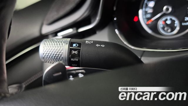 Genesis GV70 2023 — photo 40