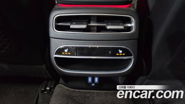 Genesis GV70 2023 — photo 41