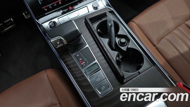 Audi A6 2022 — photo 12